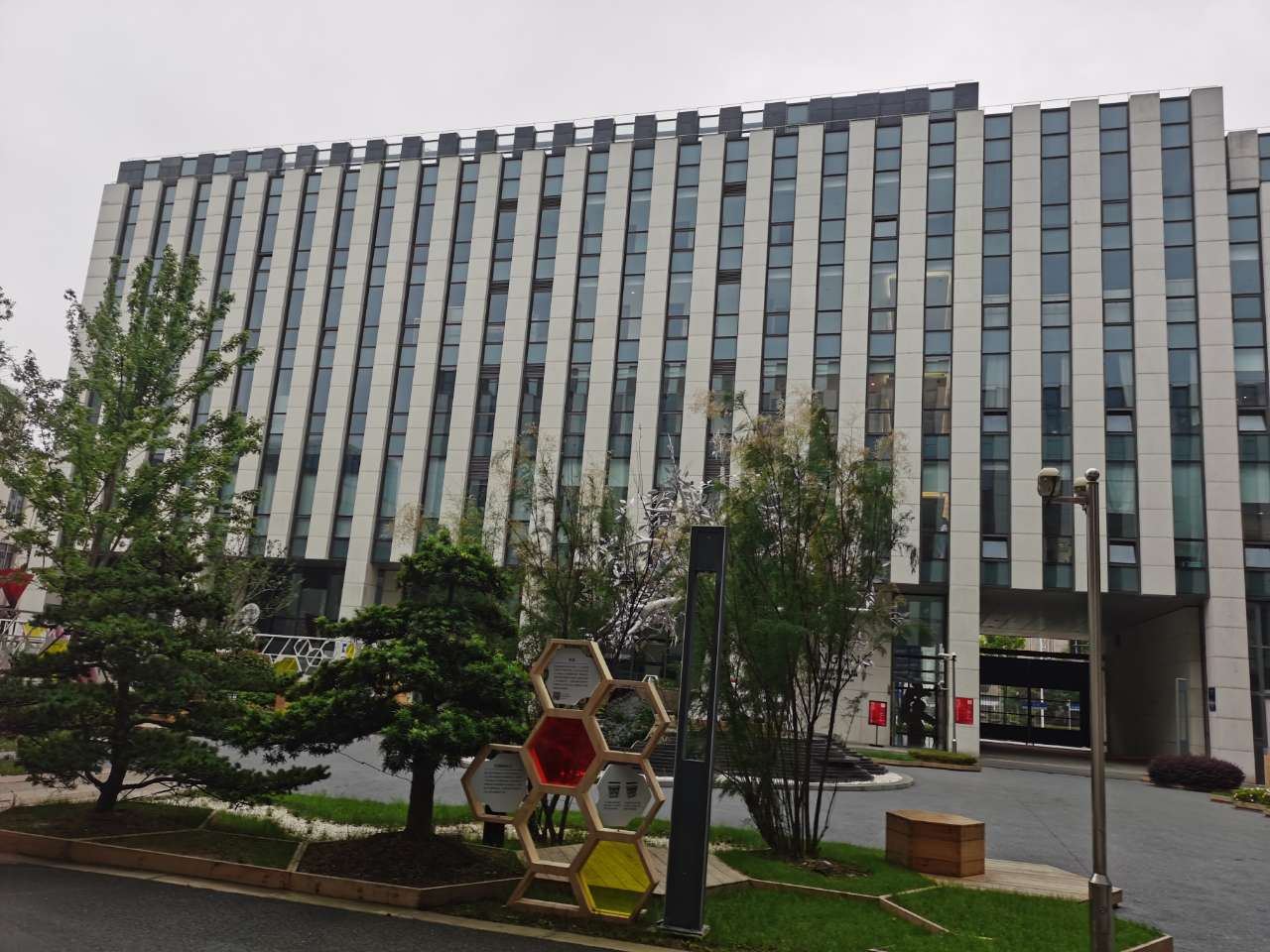 臨港滴水湖幕墻檢測(cè)3 臨港滴水湖幕墻檢測(cè)3